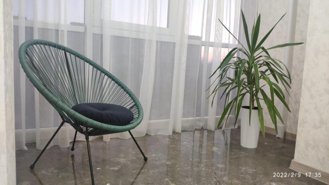 Люкс Апартаменти В Жкарена Та Жк Great House Rivne Bagian luar foto