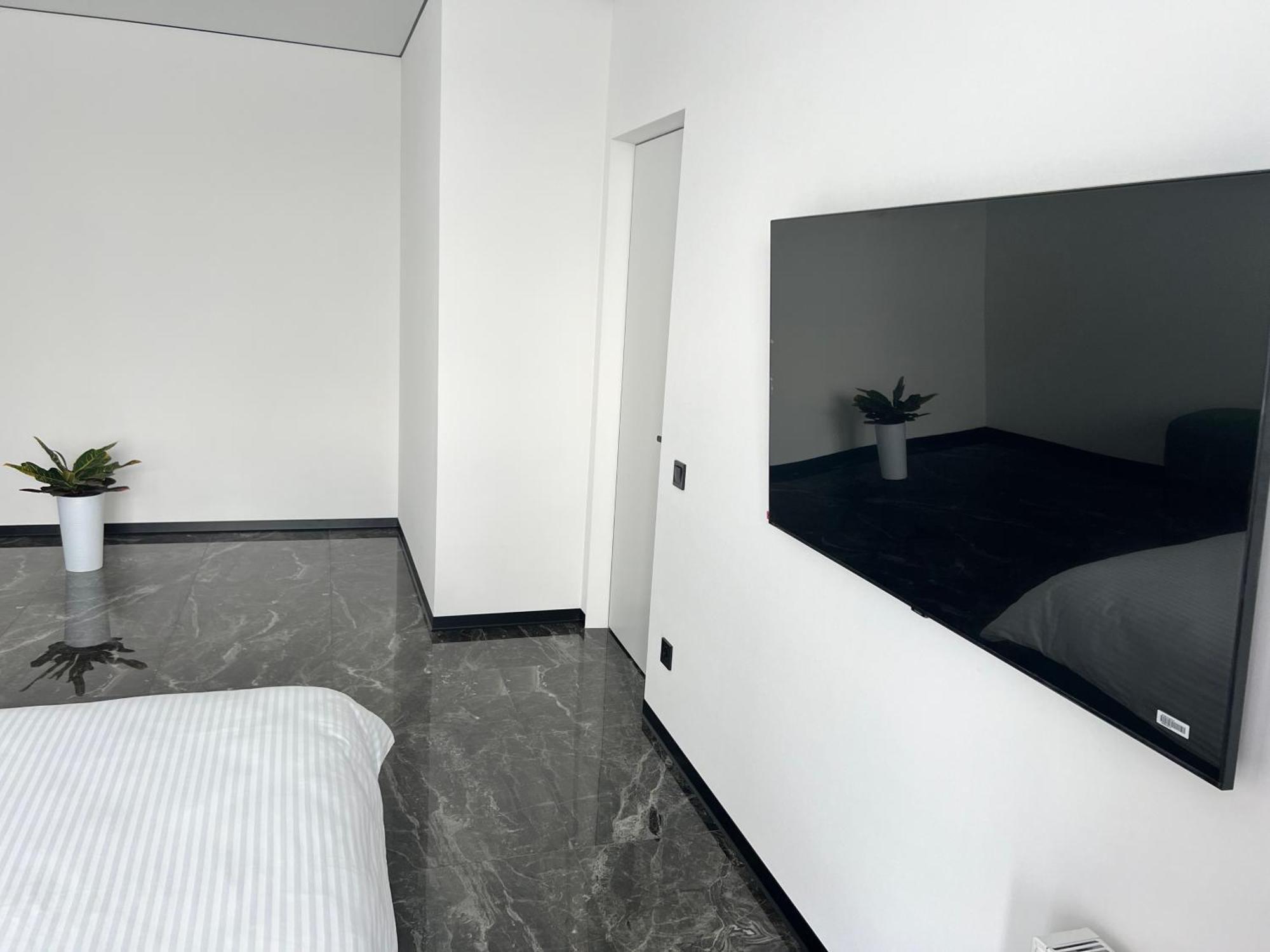 Люкс Апартаменти В Жкарена Та Жк Great House Rivne Bagian luar foto