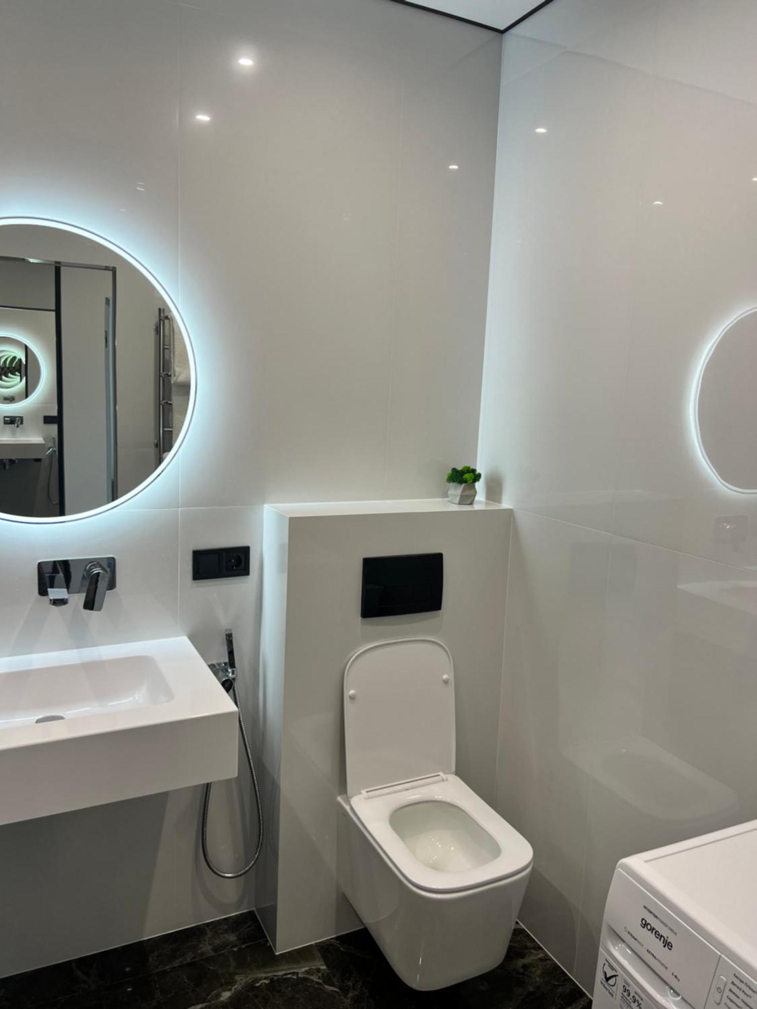 Люкс Апартаменти В Жкарена Та Жк Great House Rivne Bagian luar foto