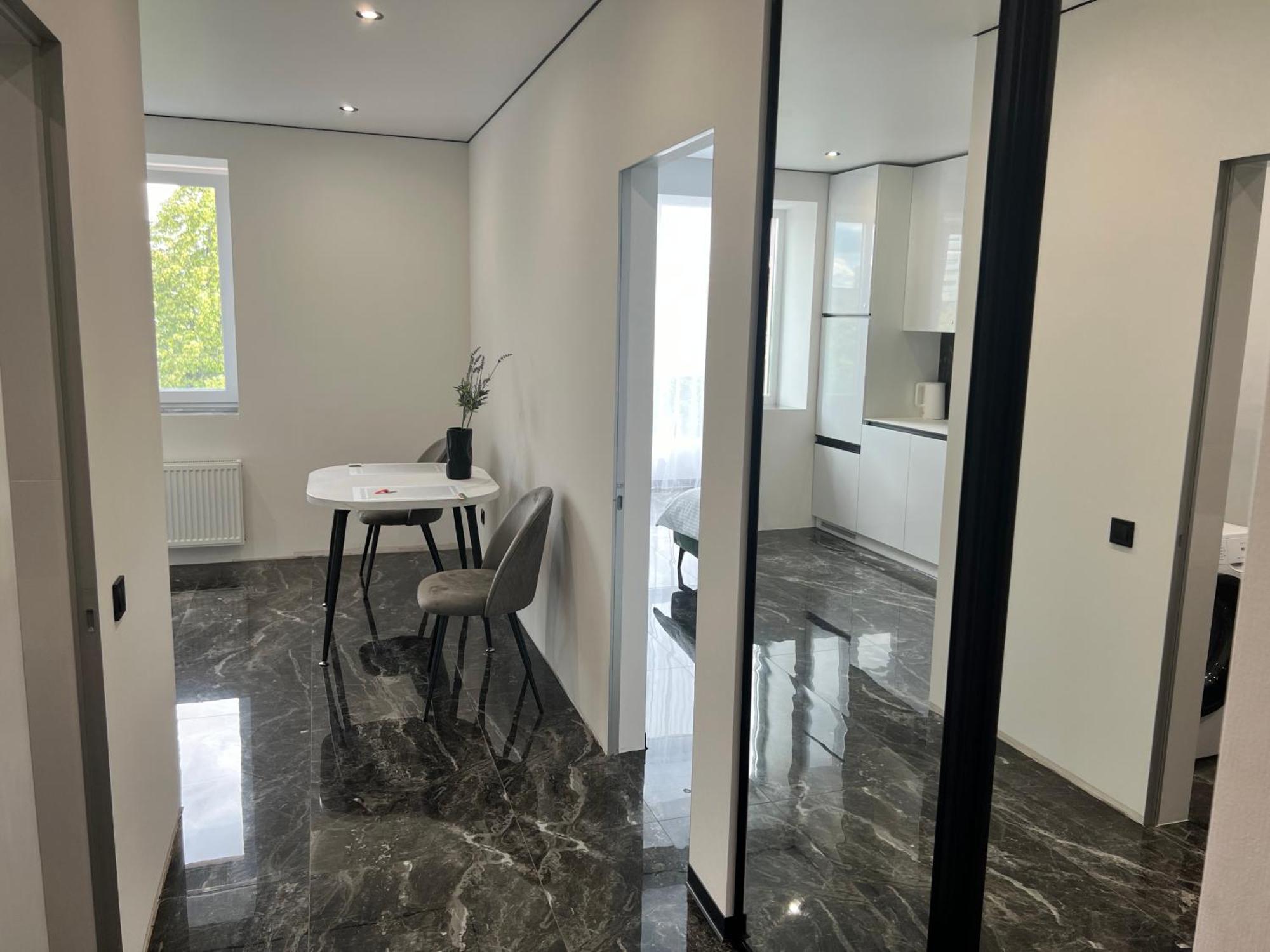 Люкс Апартаменти В Жкарена Та Жк Great House Rivne Bagian luar foto